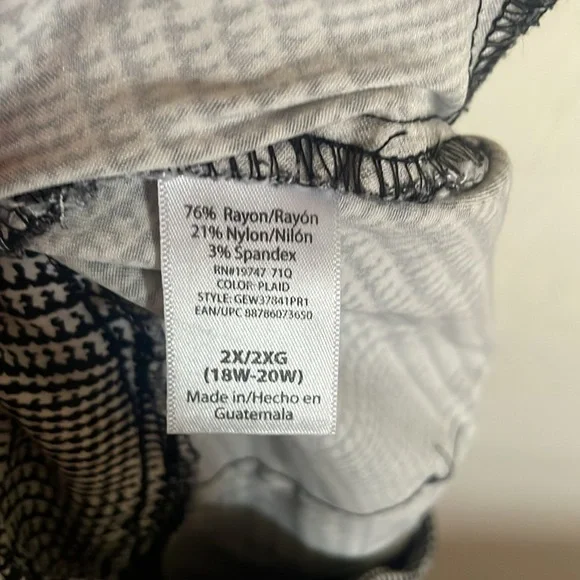 {George} Houndstooth Print Cropped Stretch Pants - Picture 5 of 5